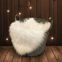 Load image into Gallery viewer, Babymoon Fur Blanket (White)