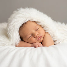 Load image into Gallery viewer, Babymoon Fur Blanket (White)