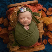 Load image into Gallery viewer, Babymoon Textured Stretchble Baby Photography Shoot Wrap Cloth With Hairband - Dark Green