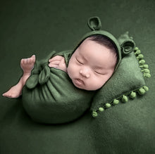 Load image into Gallery viewer, Babymoon (Set Of 4) Butterfly Ready Wrap, Jersey wrap, Pillow & Cap Baby Photography Props-Dark Green