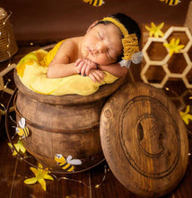 Load image into Gallery viewer, Babymoon Wooden Honey Bucket With Led | Wooden Properties | Baby Photography Props