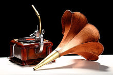 Load image into Gallery viewer, Babymoon Antique Vintage Brass Musical Miniature Brass Gramophone | Baby Photography Props
