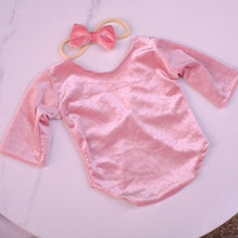 Load image into Gallery viewer, Babymoon | Set of 2 | Baby Velvet Romper and Hairband | Baby Photoshoot Props | Baby Costume | Pink