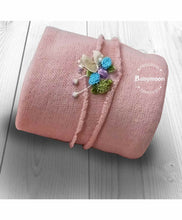 Load image into Gallery viewer, Babymoon Textured Stretchble Baby Photography Shoot Wrap Cloth With Hairband - Pink
