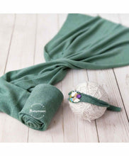Load image into Gallery viewer, Babymoon Textured Stretchble Baby Photography Shoot Wrap Cloth With Hairband - Green