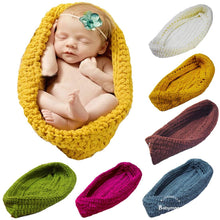 Load image into Gallery viewer, Babymoon Pods Cocoon Nest Newborn Photography Crochet Outfit Costume - Yellow
