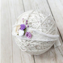 Load image into Gallery viewer, Babymoon Textured Stretchble Baby Photography Shoot Wrap Cloth With Hairband - White