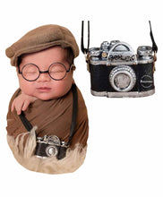 Load image into Gallery viewer, Babymoon Metal Camera Photoshoot Prop - Black
