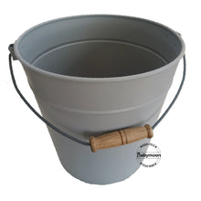 Load image into Gallery viewer, Babymoon Rustic Metal Bucket Photoshoot Prop Furniture Properties