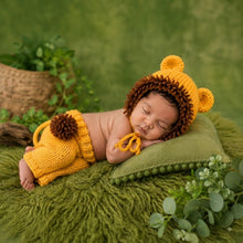 Load image into Gallery viewer, Babymoon Lion Newborn Photography Crochet Outfit Costume Jungle Theme
