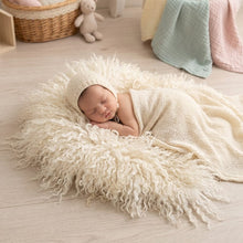 Load image into Gallery viewer, Babymoon 30CM | Round Wool Flokati Fur Blanket | Photoshoot Props | White
