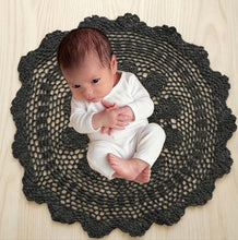 Load image into Gallery viewer, Babymoon Macramé Photography Mat Layer Round - Grey
