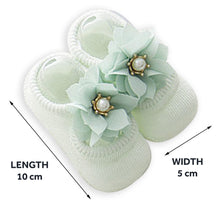 Load image into Gallery viewer, Babymoon Set of 3 | Non-Skid, Anti Slip Pearl Bow Flower Baby Socks Gift Box | Safety Protector | 0-12M | Green
