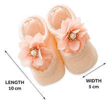Load image into Gallery viewer, Babymoon Set of 3 | Non-Skid, Anti Slip Pearl Bow Flower Baby Socks Gift Box | Safety Protector | 0-12M | Peach
